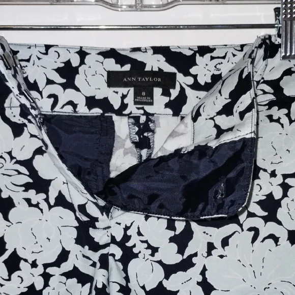 Ann Taylor Black and Baby Blue Floral Women Shorts Cargos - Picture 2 of 10